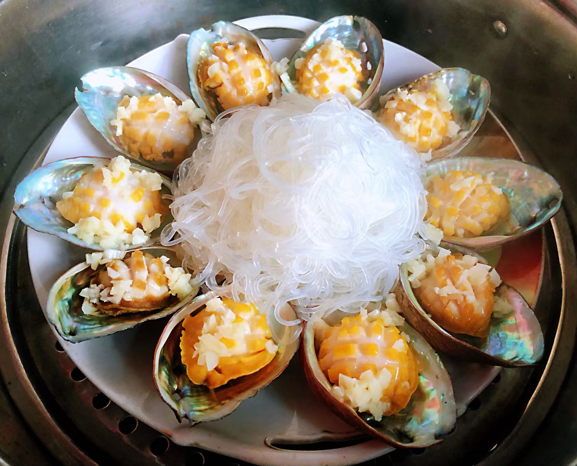 蒜蓉粉丝蒸鲍鱼